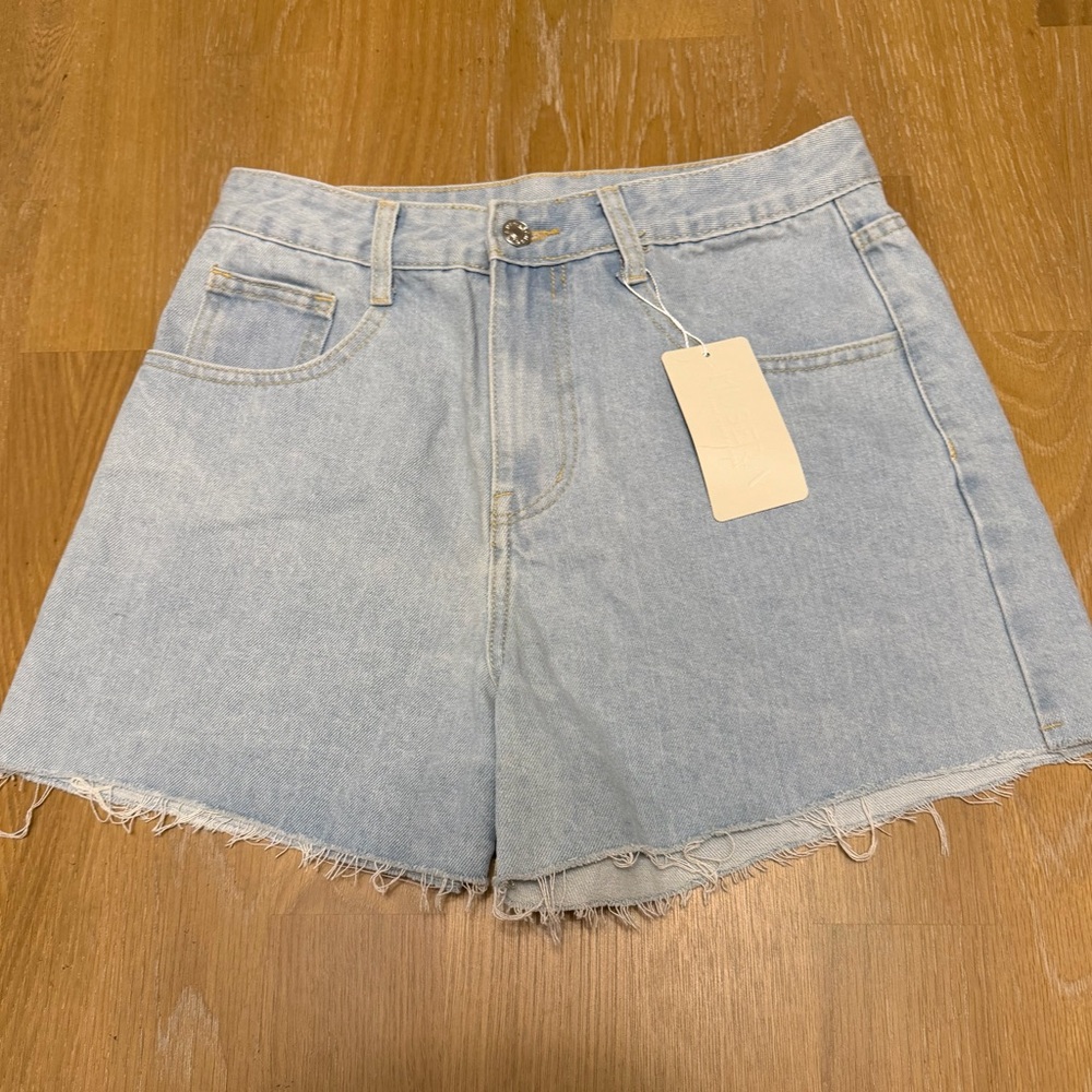 Musera Raw Hem Denim Shorts Size 29 Light Wash
